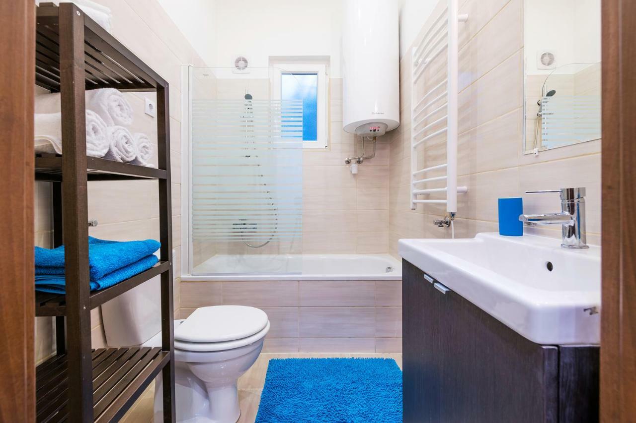 Parking, Ac, 2 Bedroom Design Flat In The Center Budapest Exterior photo